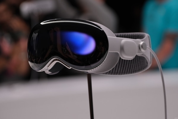 扎克伯格批蘋果Vision Pro頭顯：社交屬性太差 不如跟Meta