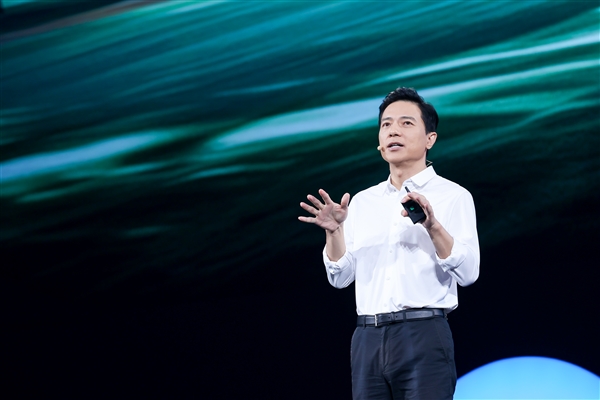 百度李彥宏稱AI跑分刷榜亂象不止：今天震撼發布、明天史詩級更新